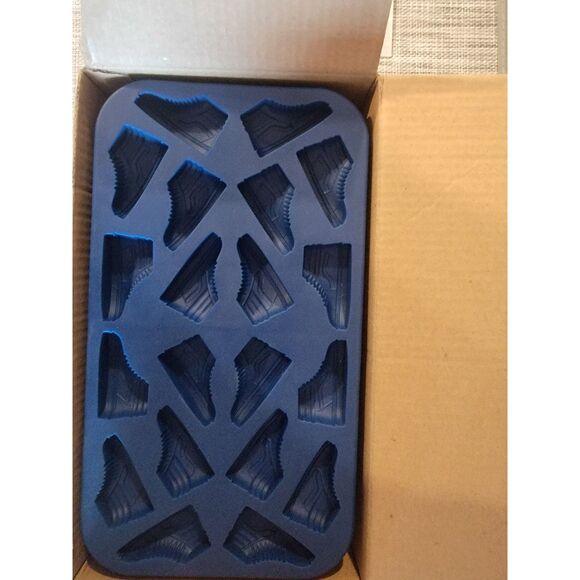 Vintage Vans Off the Wall Ice Cube Mold SNEAKERS Ice Storage Box sk8er 9” 5” 5” - Picture 3 of 6